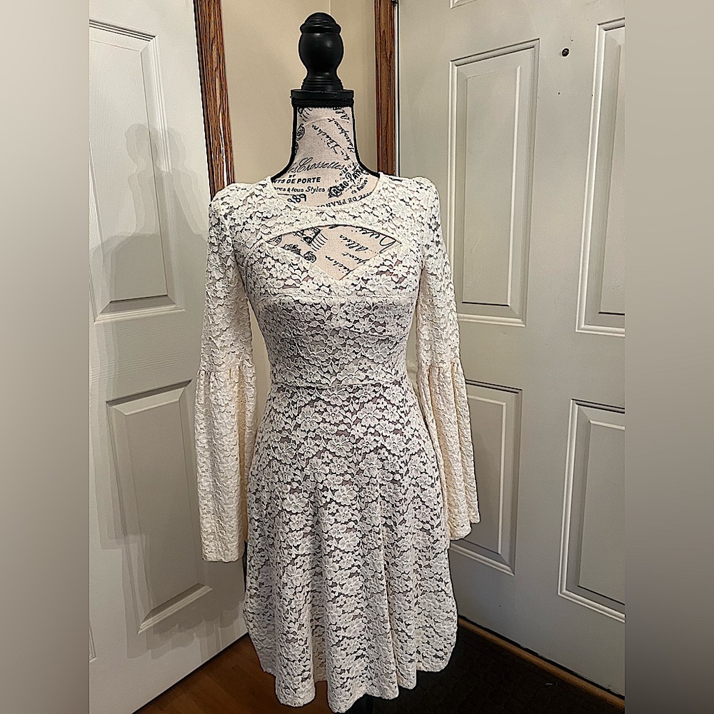 BCBGMAZAZRIA size XSmall off white lace dress, bell sleeve sheer bodice dress 0